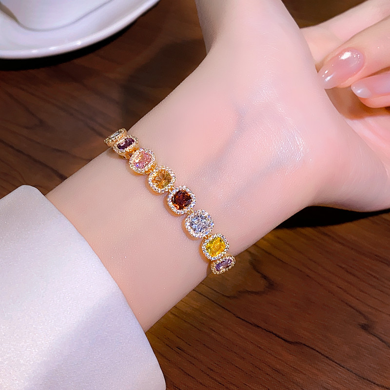 Gold Sugar Cube Zircon Bracelet detail image 5